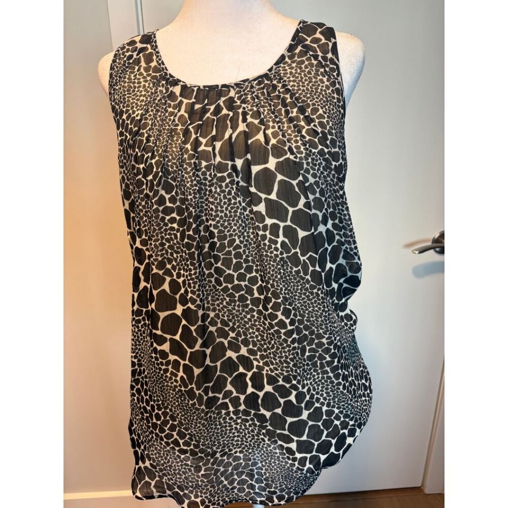 Larsen Gray Black & Ivory Animal Print Sleeveless Blouse Size M
